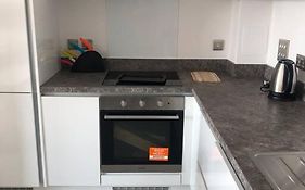 3 Bedroom Apartment Free Parking